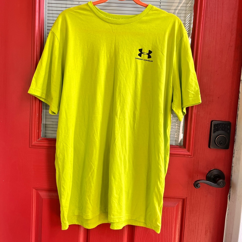 Men’s UNDER ARMOUR - LOOSE FIT T-SHIRT SIZE XL